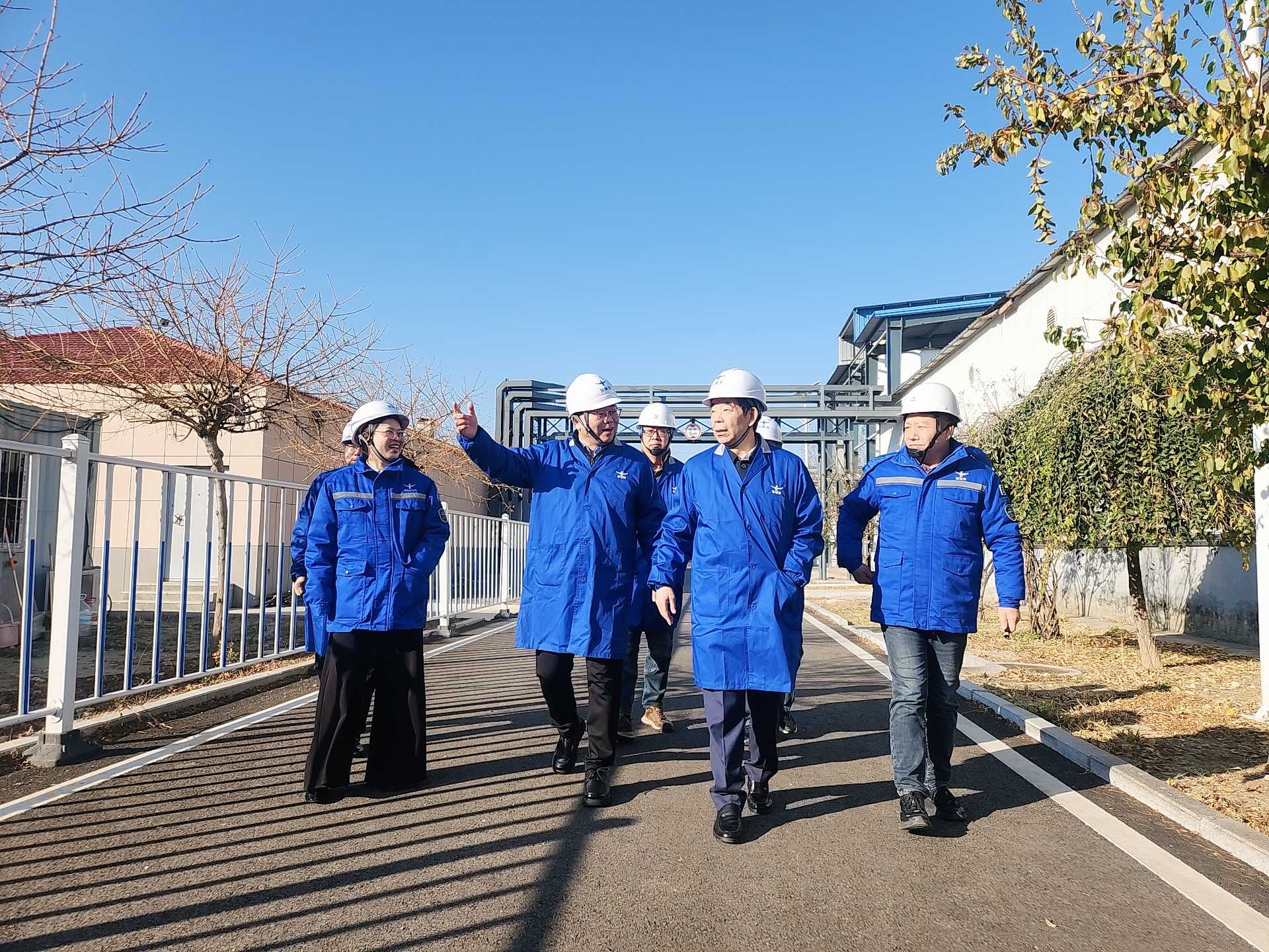 董事长李世江一行莅临硼基公司指导工作